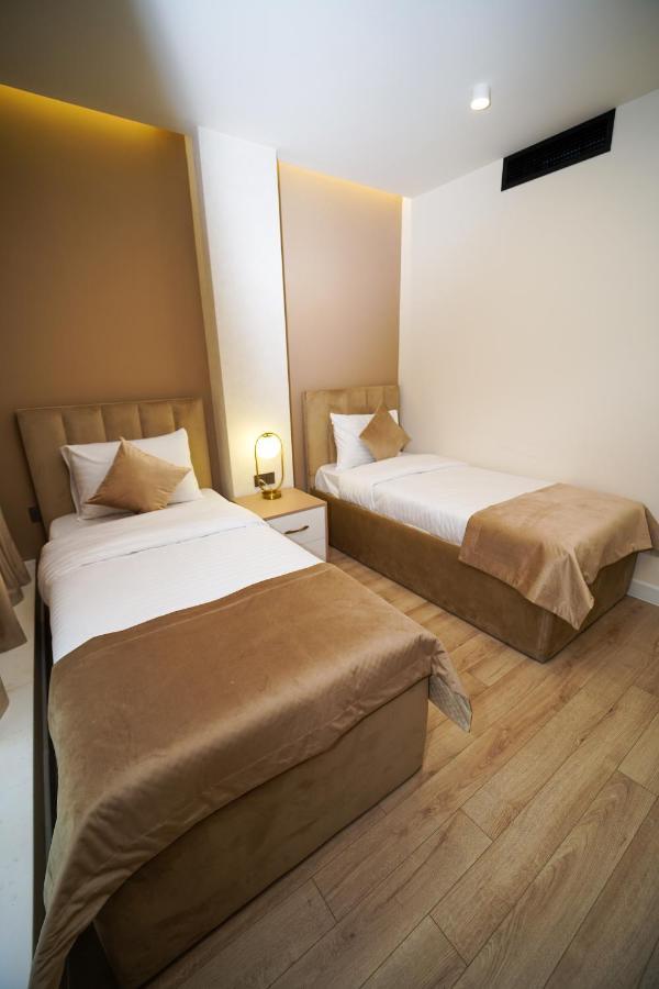 B&M Hotel Yerevan Exterior photo